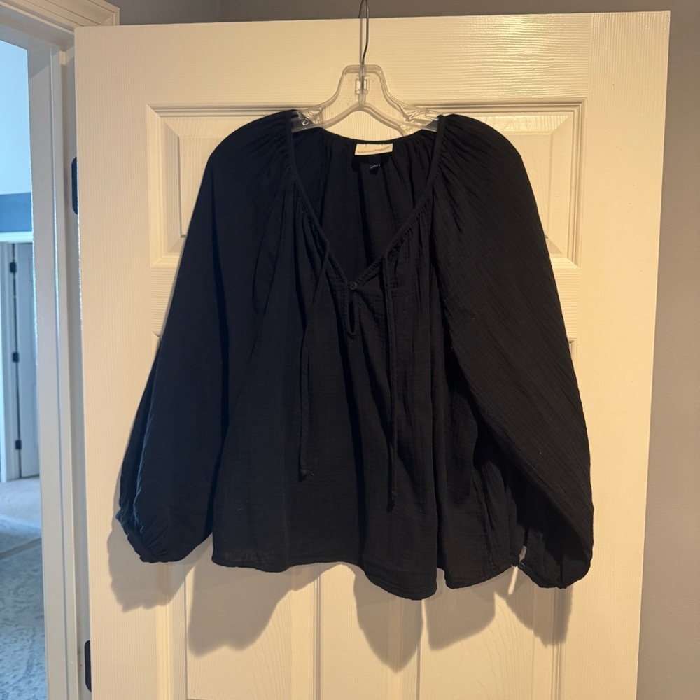 Universal Thread Navy Blouse